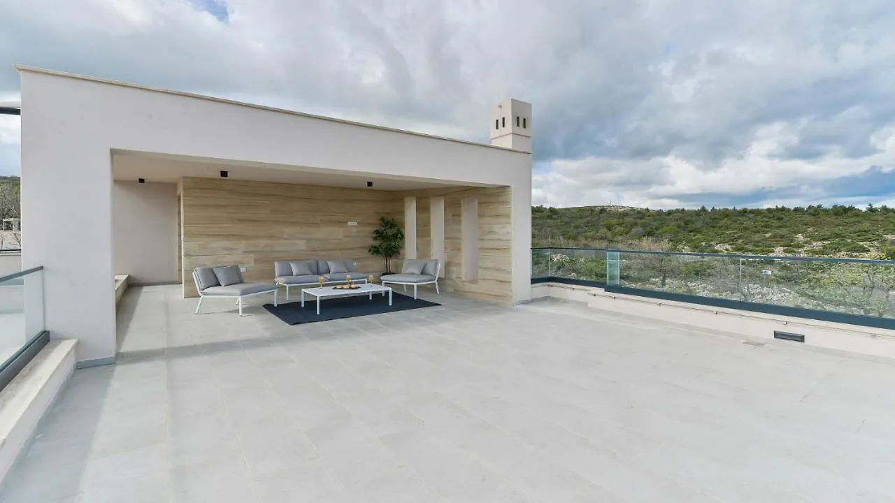 Villa Zariva With Pool And Panoramic Mountain And 维耶拉克 克罗地亚