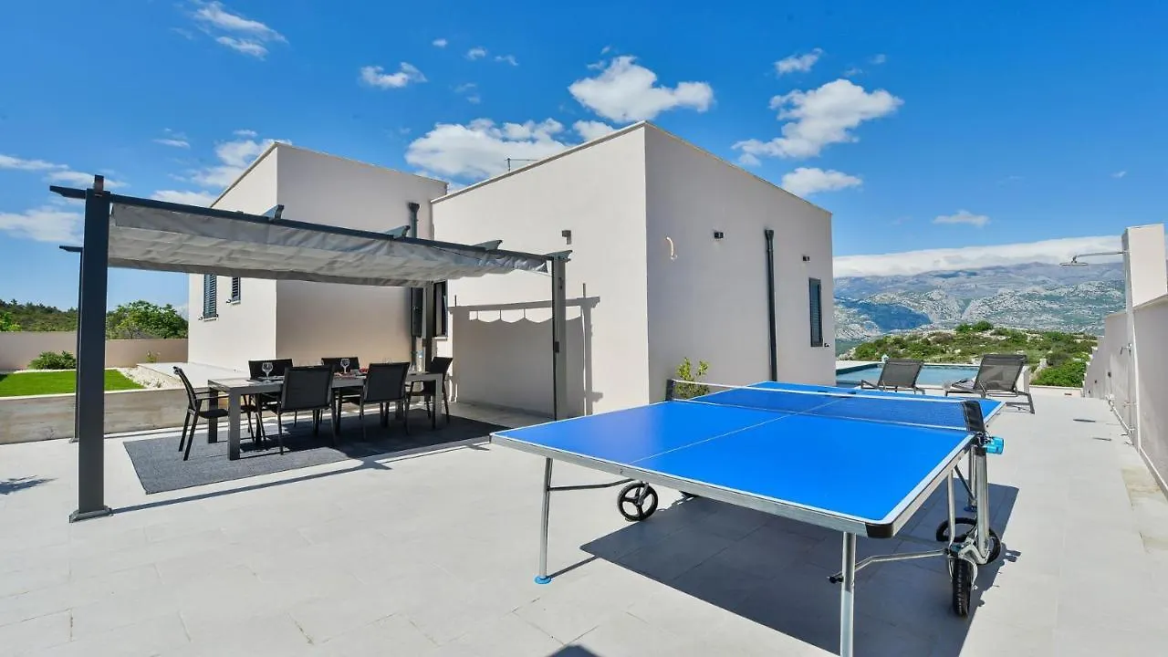 Villa Zariva With Pool And Panoramic Mountain And 维耶拉克