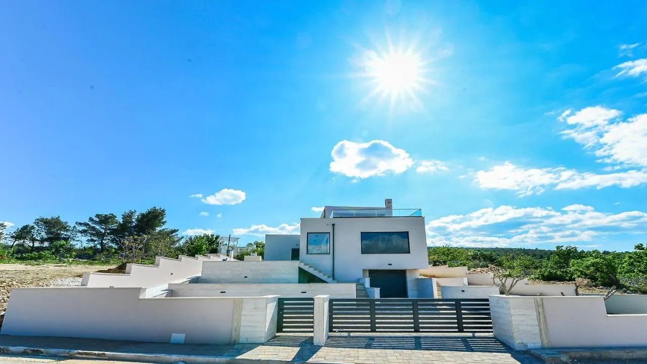 Villa Zariva With Pool And Panoramic Mountain And 维耶拉克
