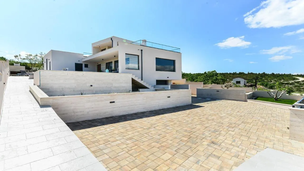 Villa Zariva With Pool And Panoramic Mountain And 维耶拉克 0*,  克罗地亚